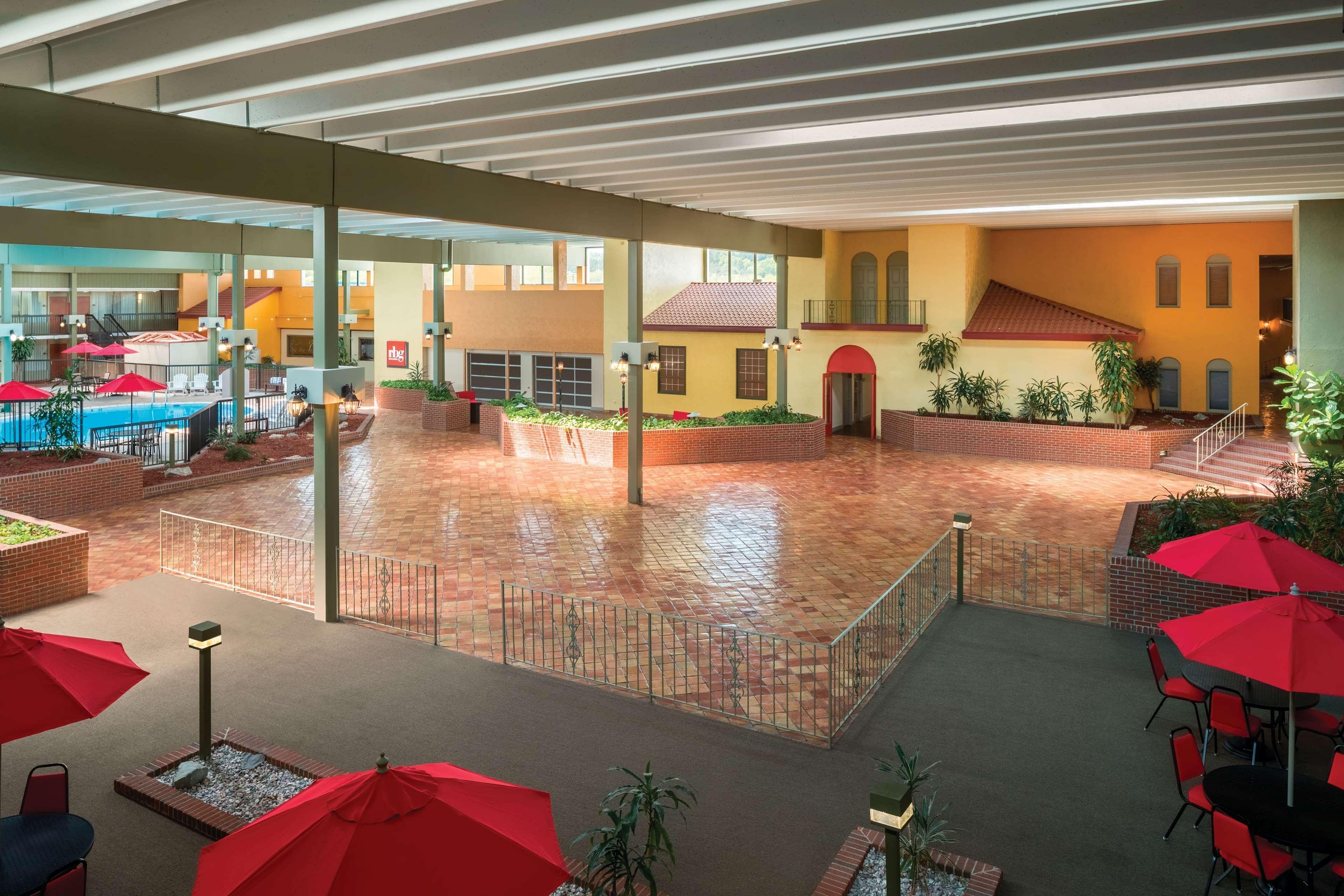 Ramada By Wyndham Indiana Hotel Exterior photo